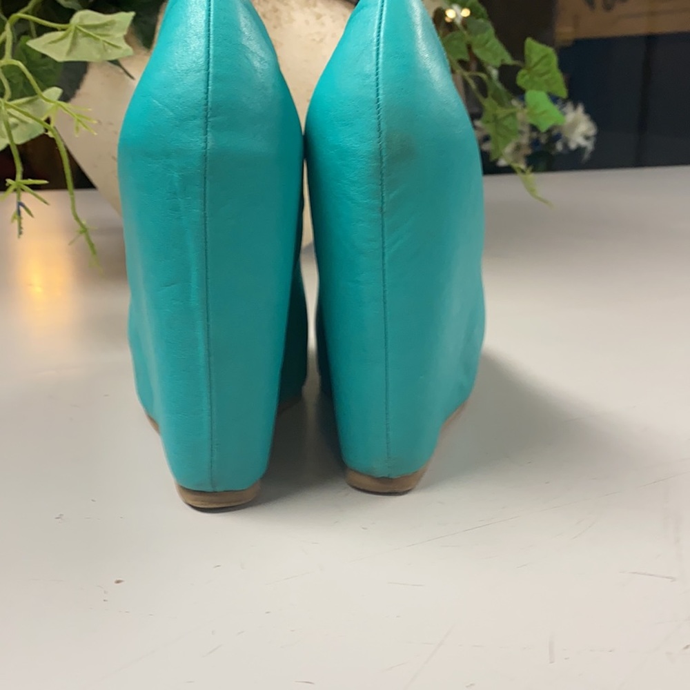 Platform Pumps - Picture 4 of 6